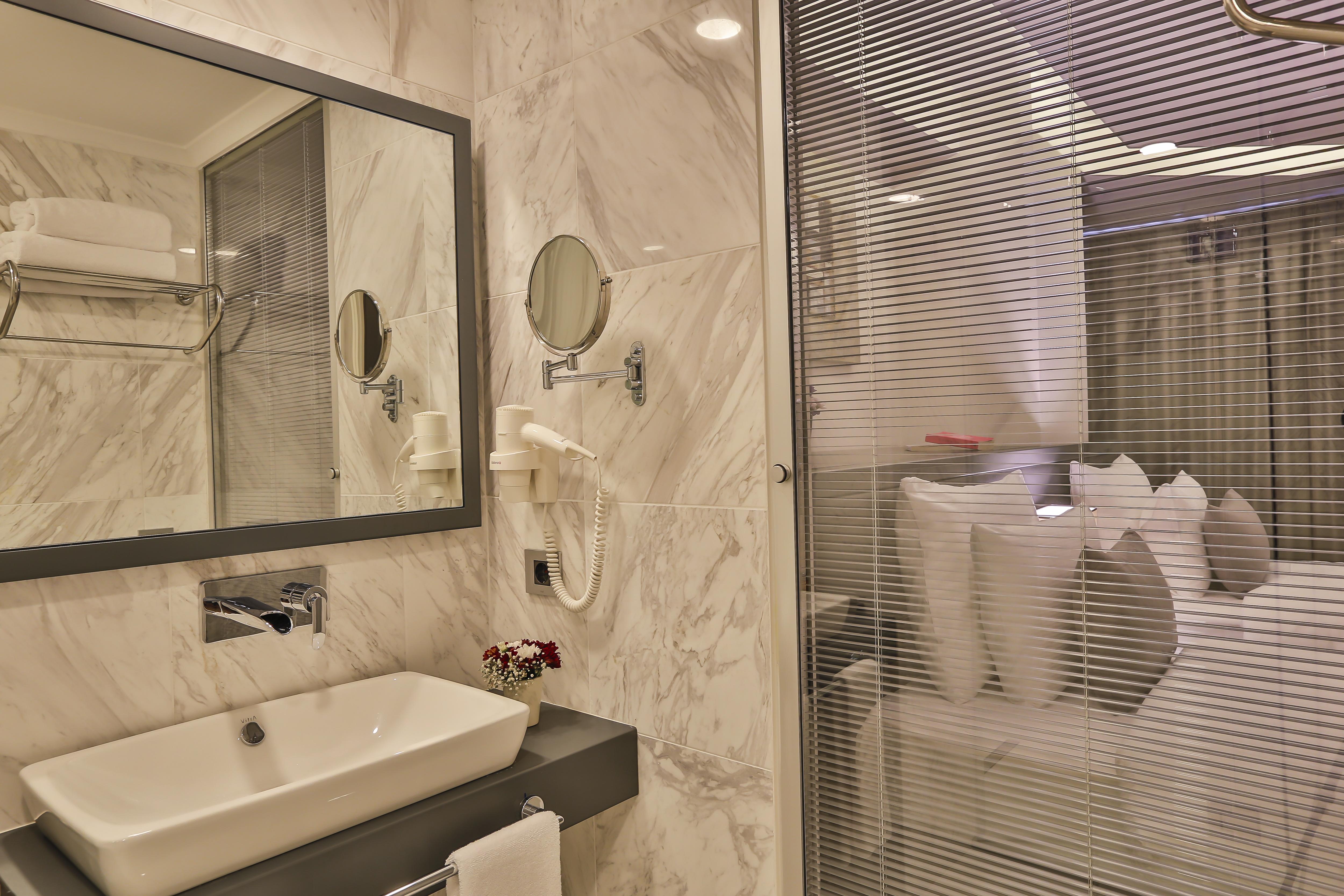 Business Life Hotel Istanbul Exterior photo