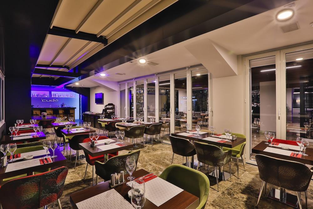 Business Life Hotel Istanbul Exterior photo