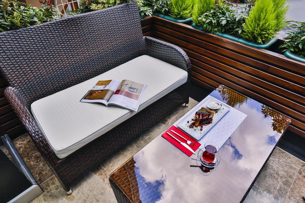 Business Life Hotel Istanbul Exterior photo